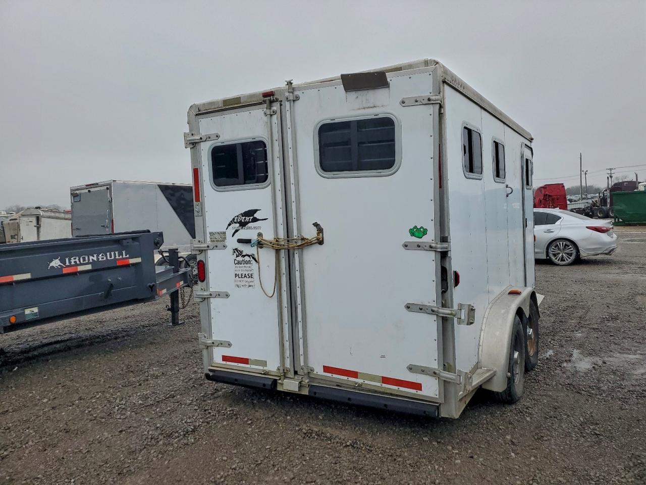 2003 Exiss DH-713-V Livestock Trailer