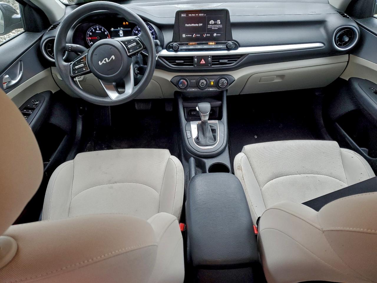 2022 KIA Forte fe