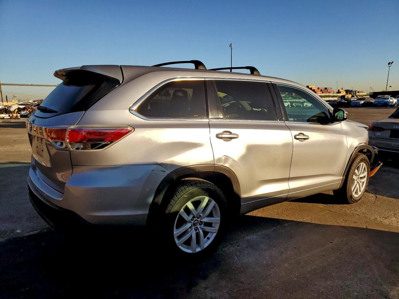 2016 Toyota Highlander le