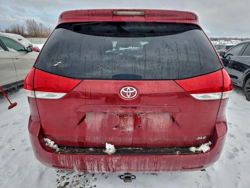 2012 Toyota Sienna xle