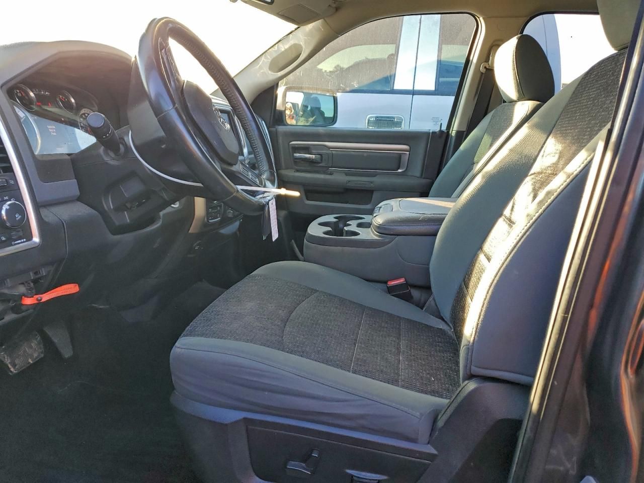 2016 Dodge Ram 1500 slt