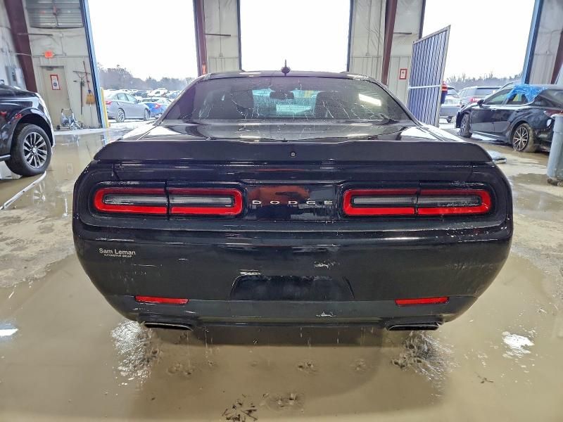 2015 Dodge Challenger sxt Plus