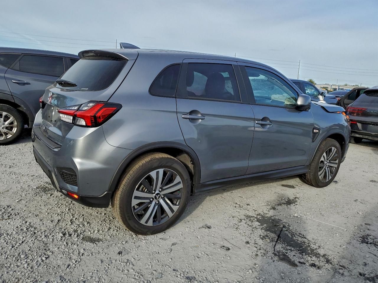 2025 Mitsubishi Outlander Sport s