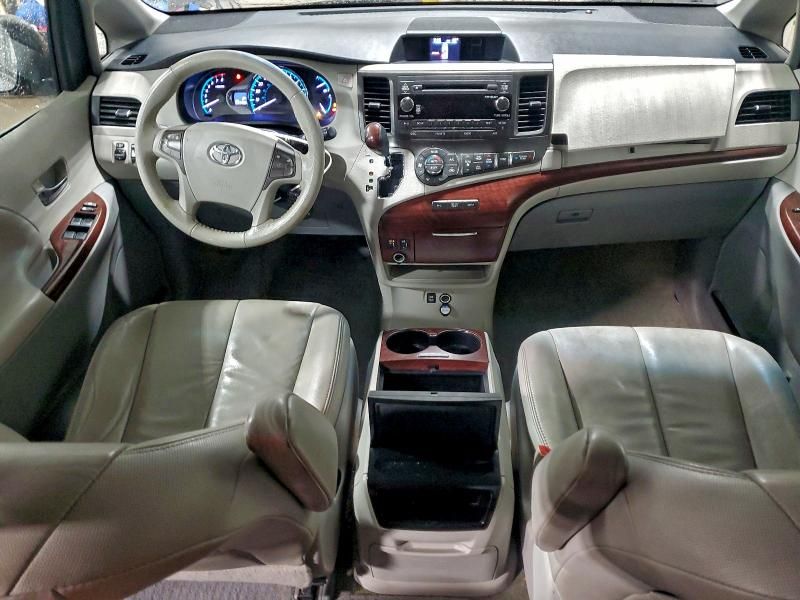 2013 Toyota Sienna xle