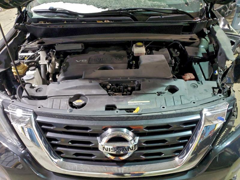 2018 Nissan Pathfinder s