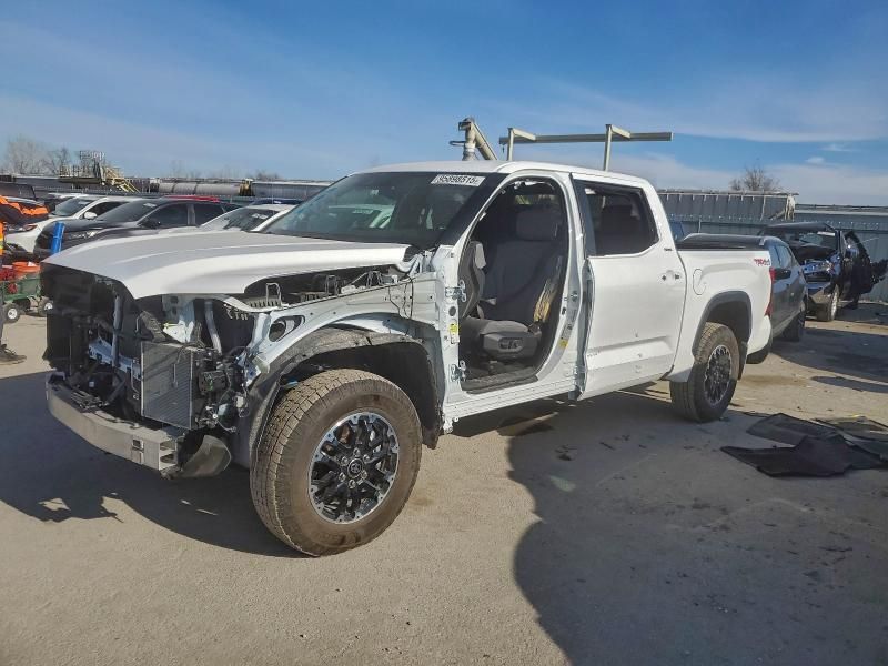 2025 Toyota Tundra Crewmax sr