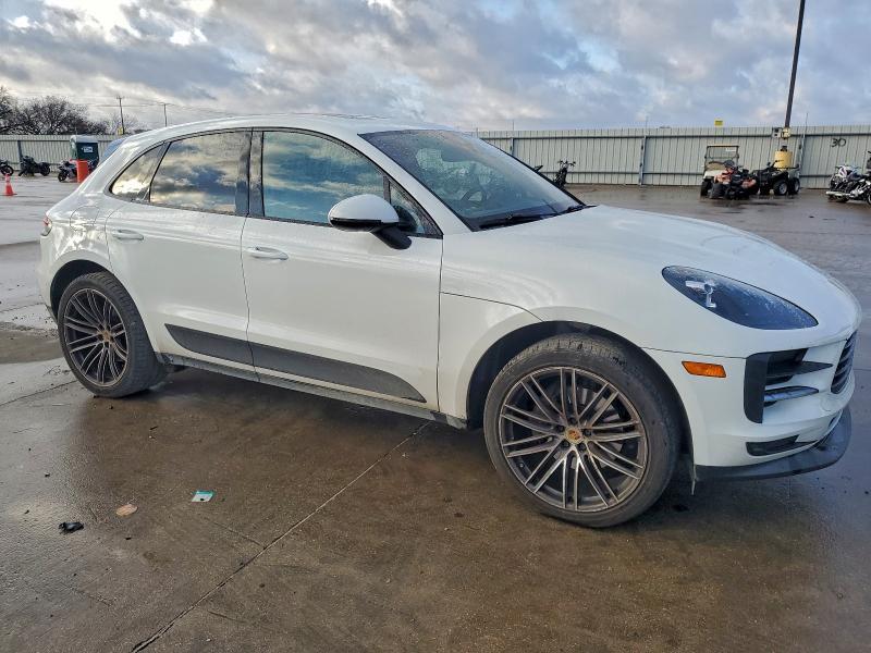 2020 Porsche Macan