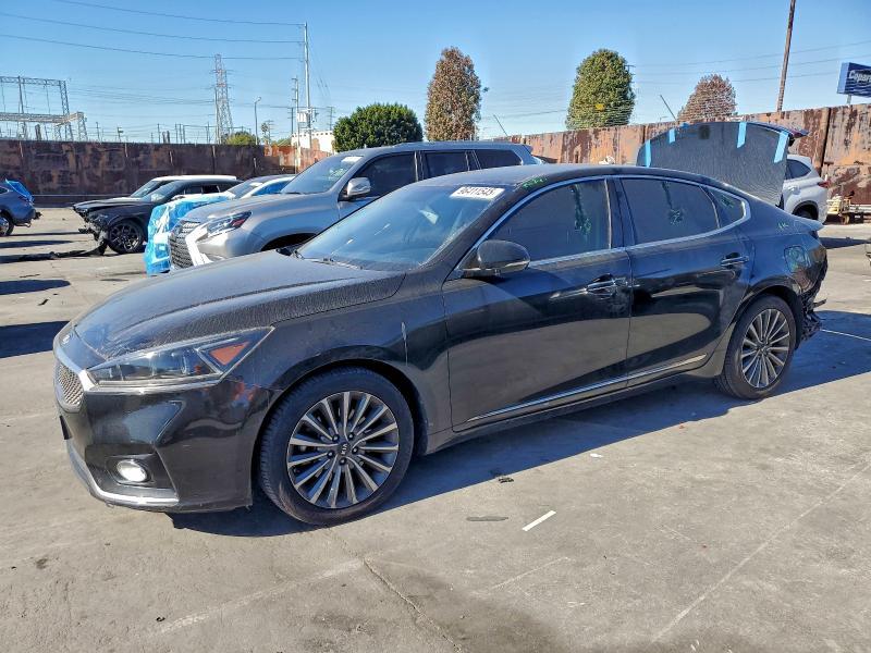 2018 KIA Cadenza Premium