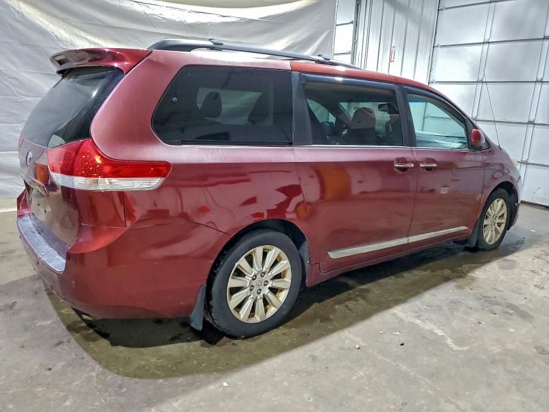 2013 Toyota Sienna xle