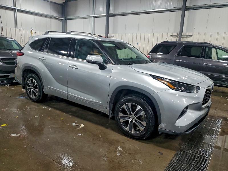 2022 Toyota Highlander Hybrid xle