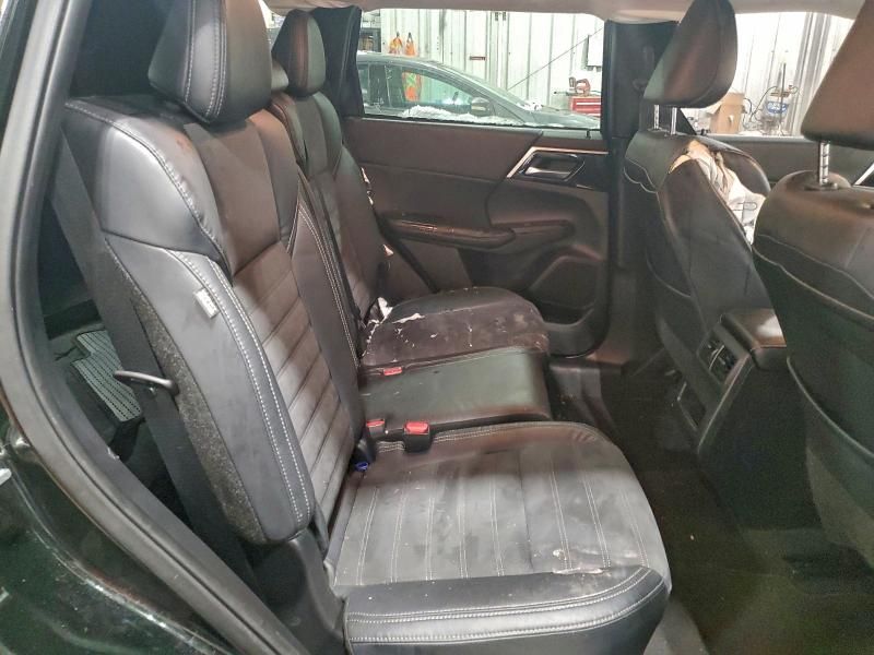 2022 Mitsubishi Outlander se