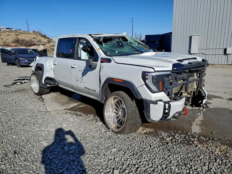 2024 GMC Sierra K2500 AT4