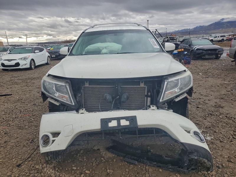 2016 Nissan Pathfinder sl