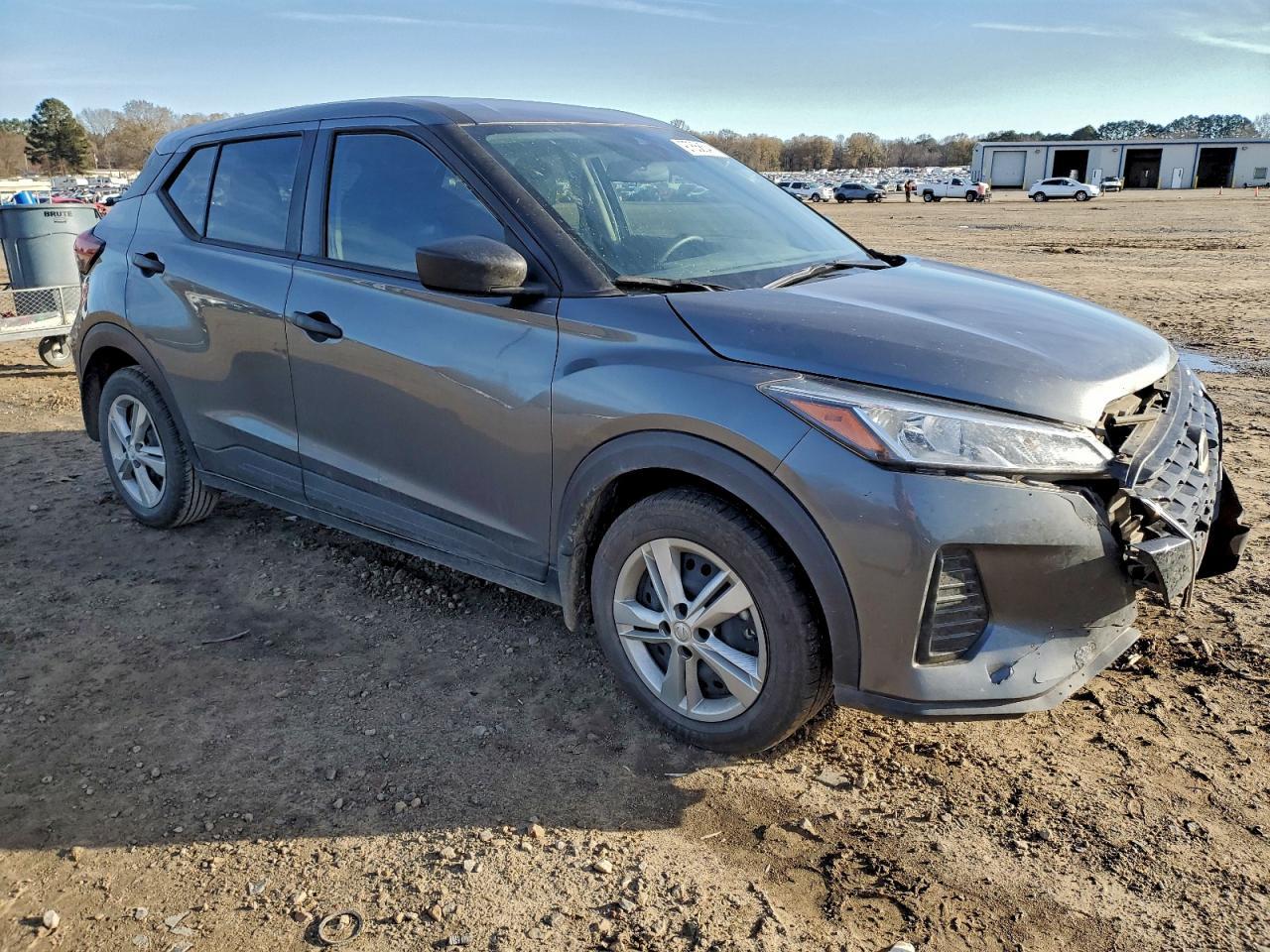 2024 Nissan Kicks s