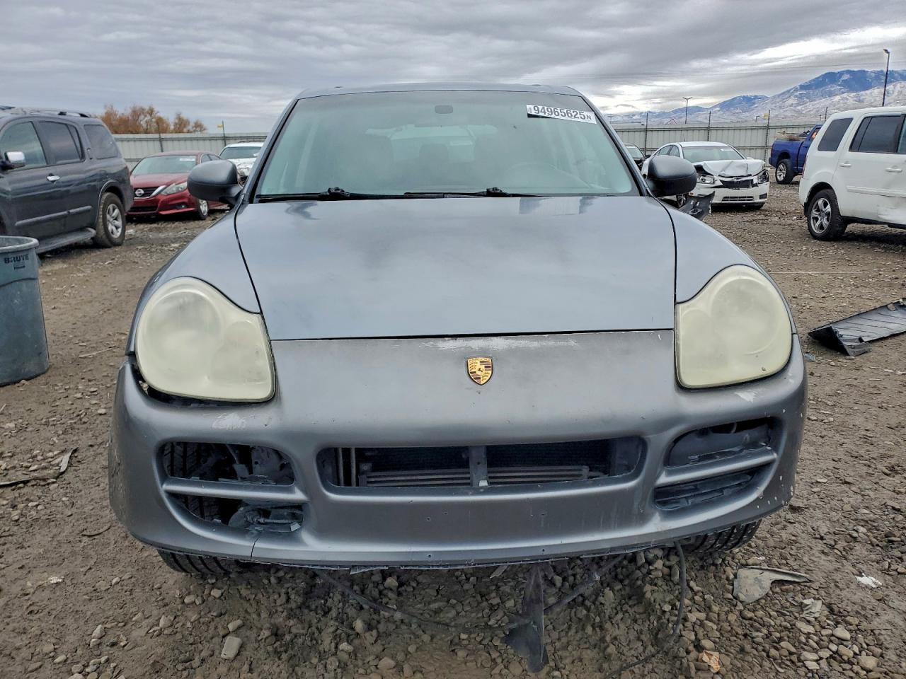 2004 Porsche Cayenne s