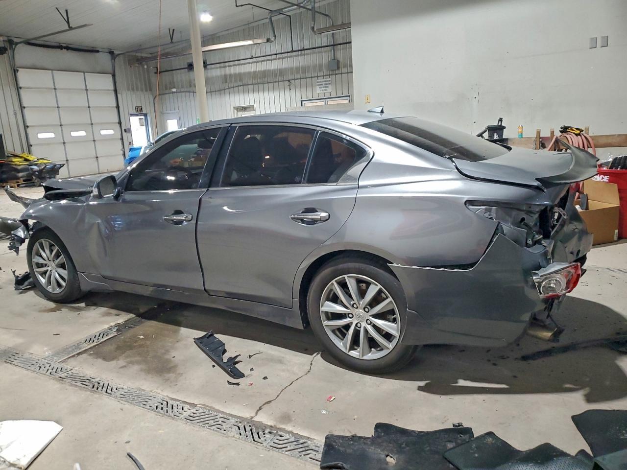 2016 Infiniti Q50 Base