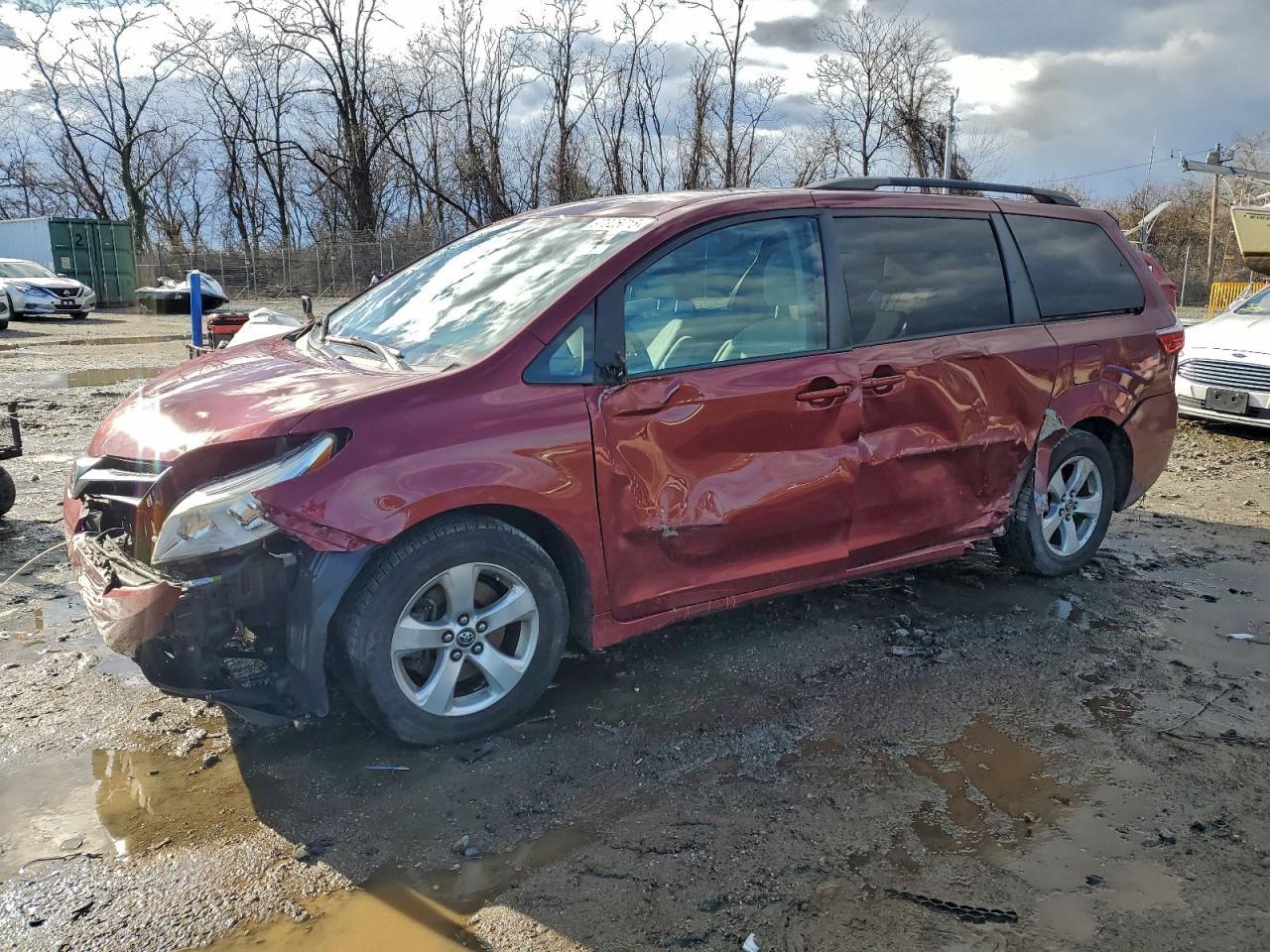 2019 Toyota Sienna le