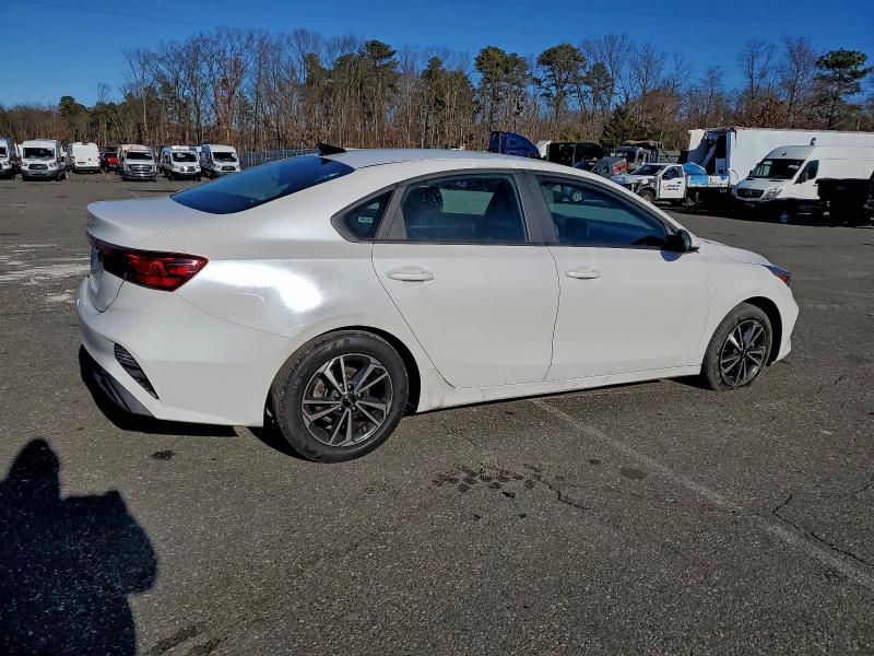 2024 KIA Forte lx