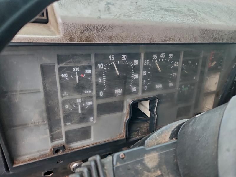 2001 International 4900 Refuse Truck