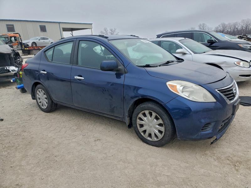 2012 Nissan Versa s