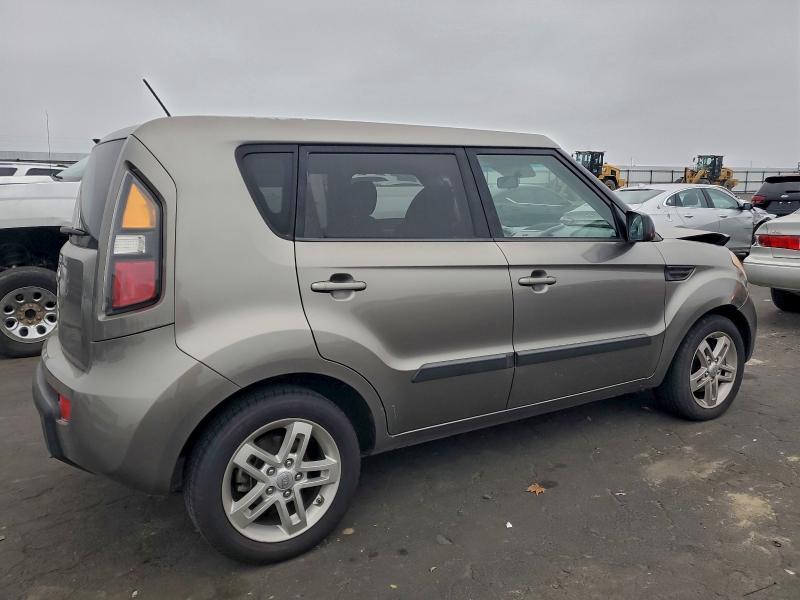2011 KIA Soul +