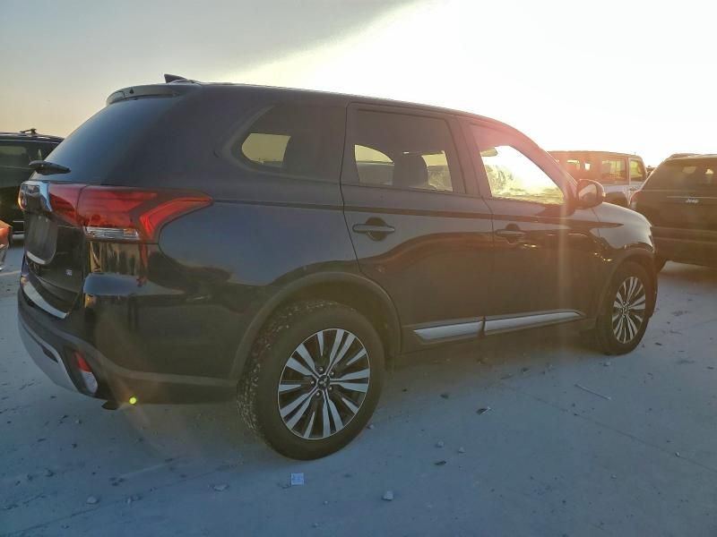 2020 Mitsubishi Outlander se