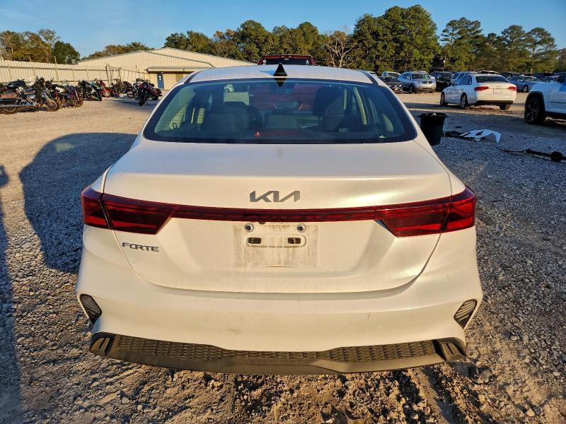 2024 KIA Forte lx