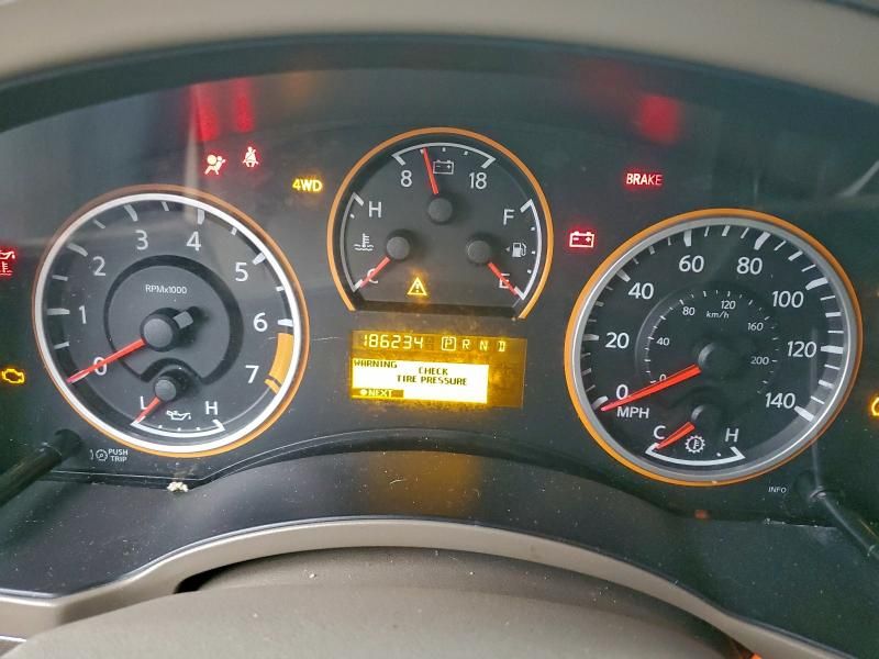 2012 Nissan Armada sv