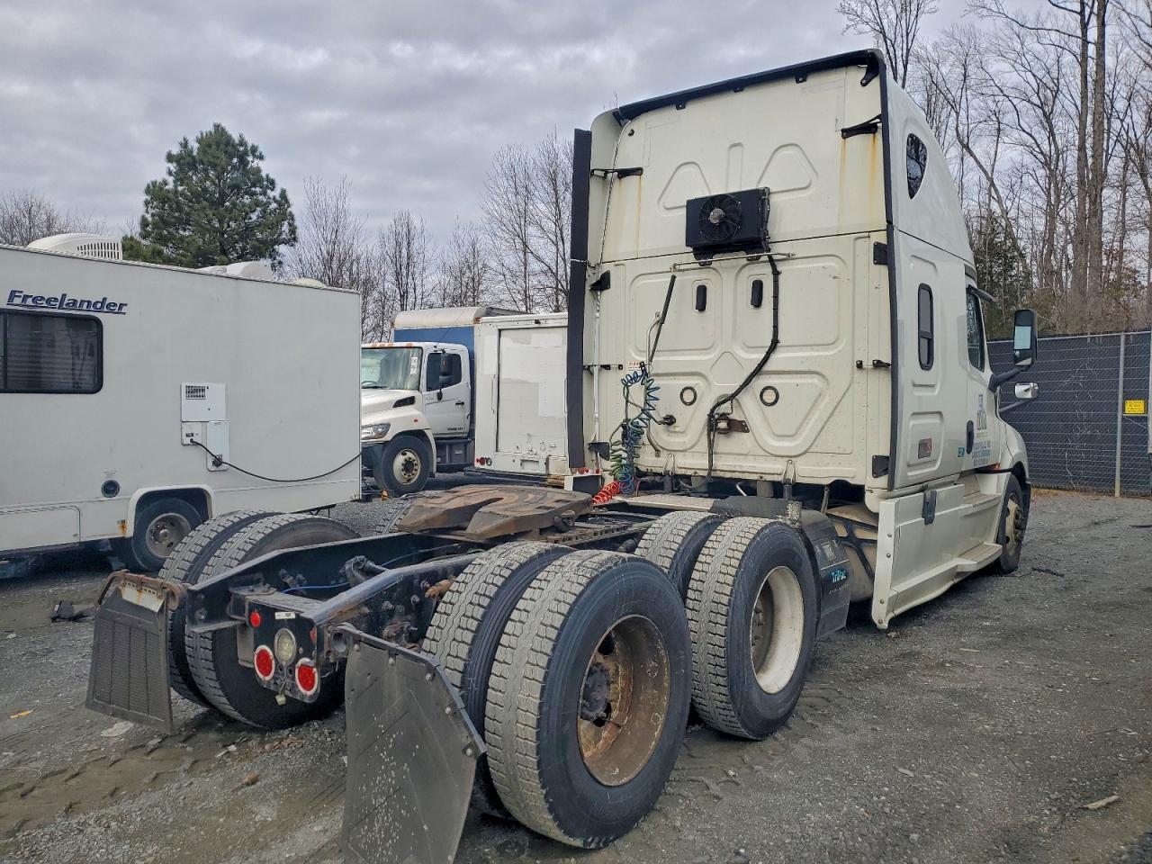 2019 Freigliner 2019 Freightliner Cascadia 126 Semi Truck