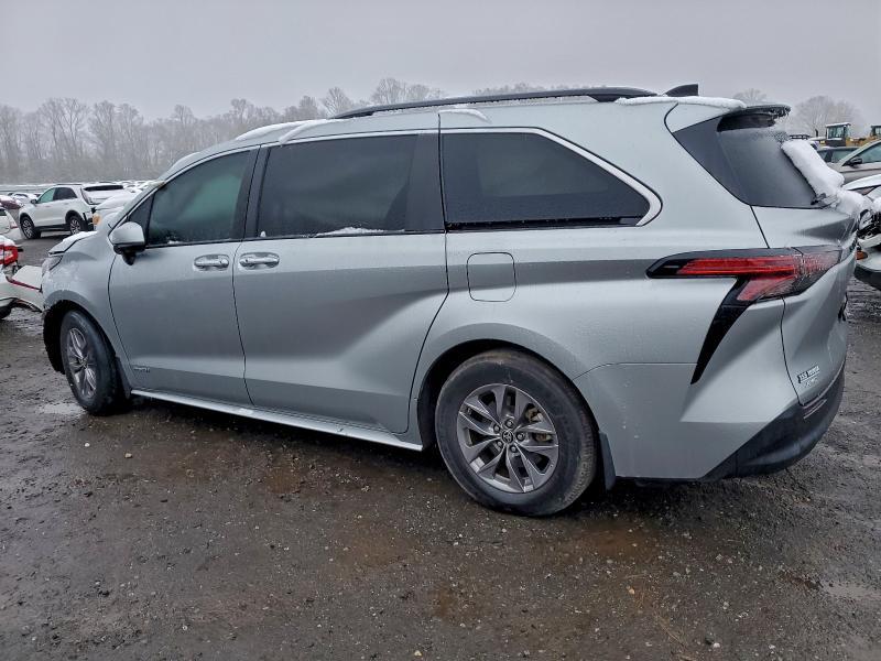 2021 Toyota Sienna xle