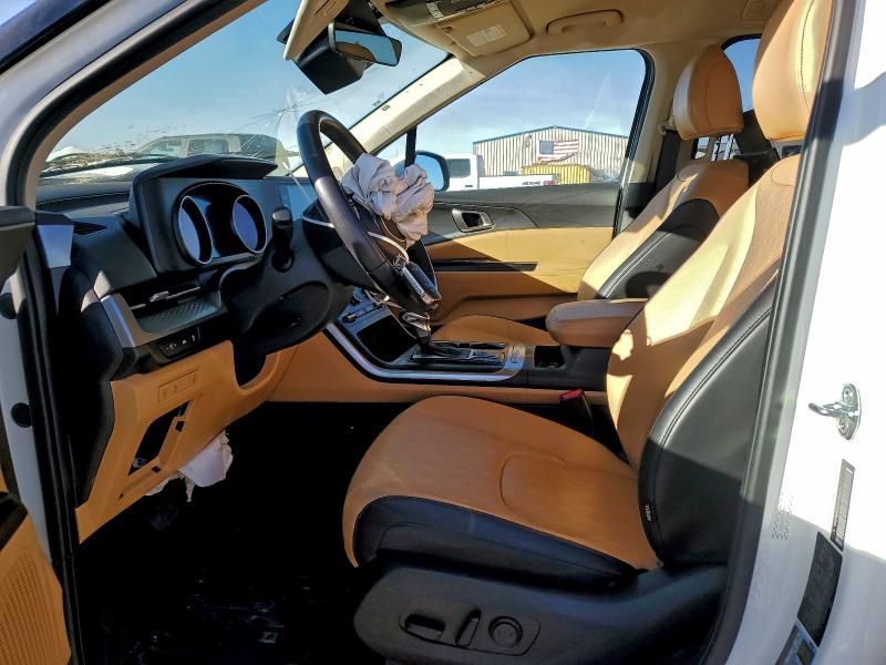 2023 KIA Carnival lx