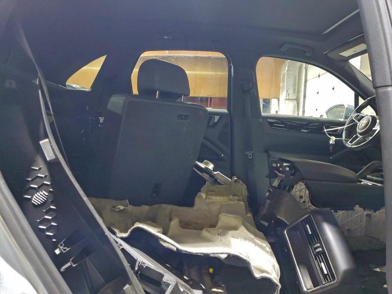 2023 Porsche Cayenne Base
