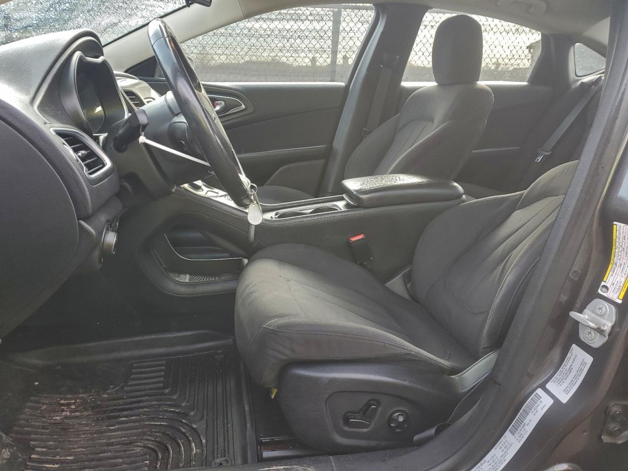 2015 Chrysler 200 Limited