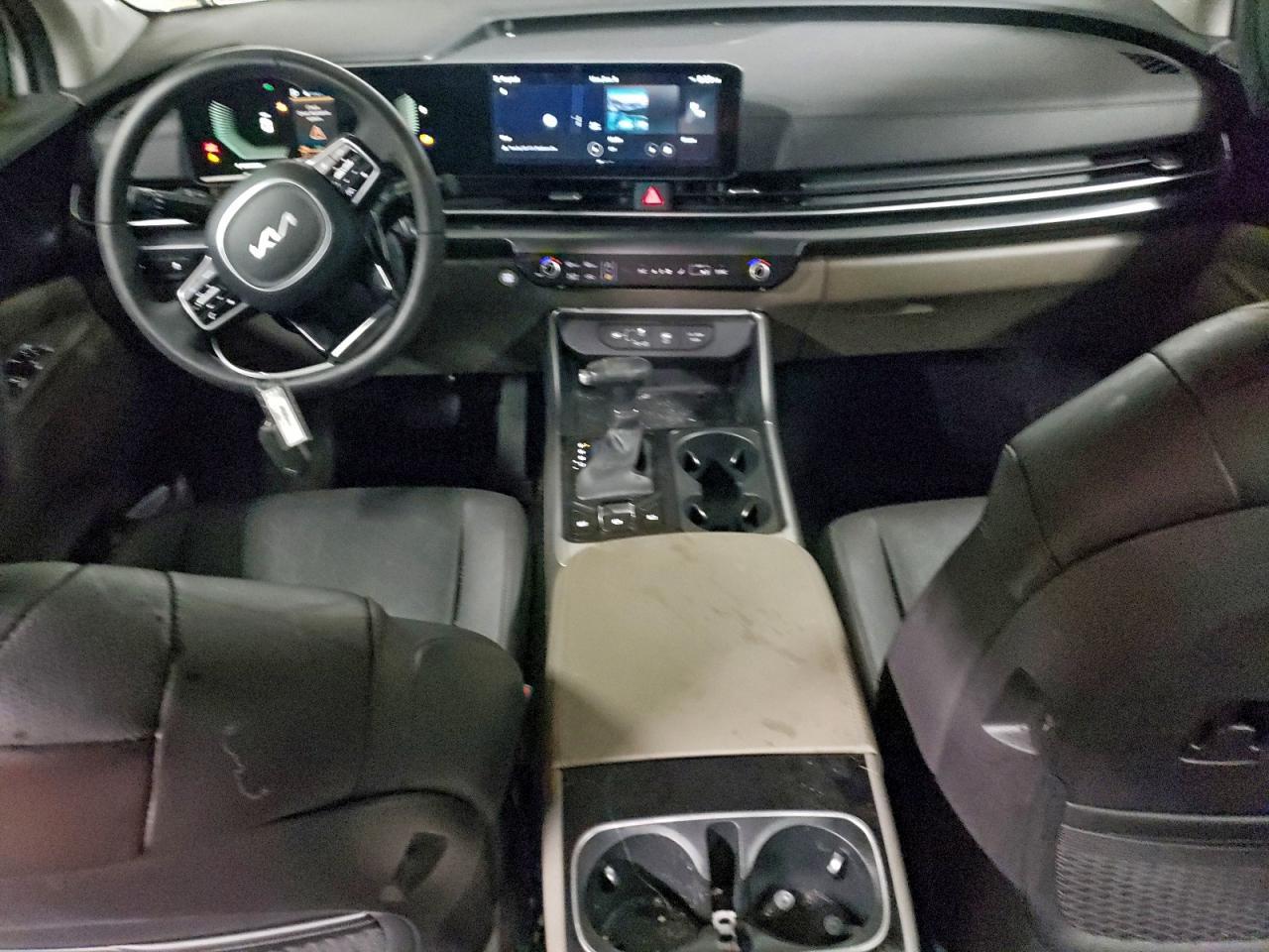 2025 KIA Carnival lx