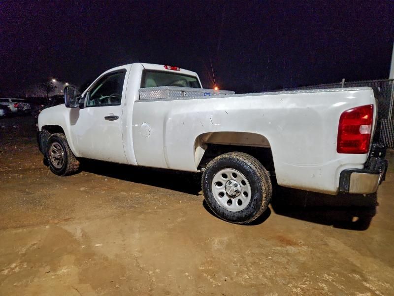 2013 Chev 1500 4X2 / Pickup