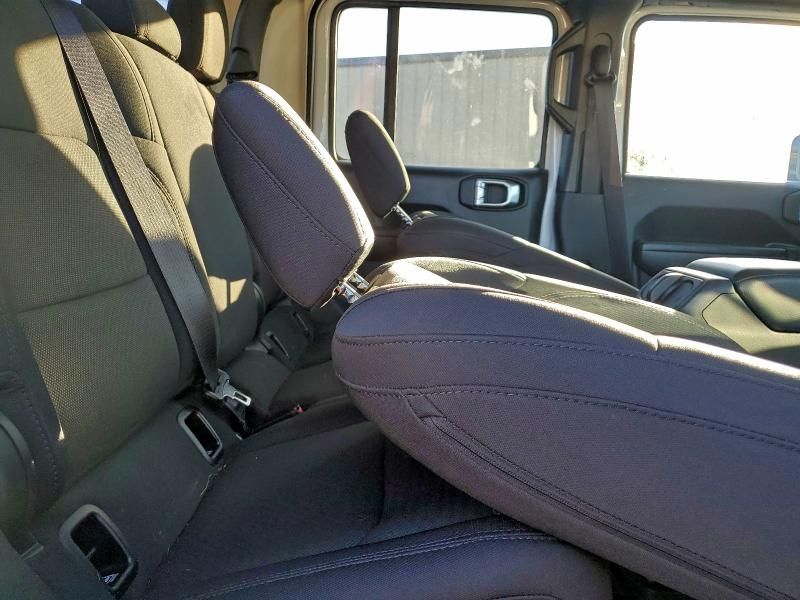 2022 Jeep Gladiator Sport