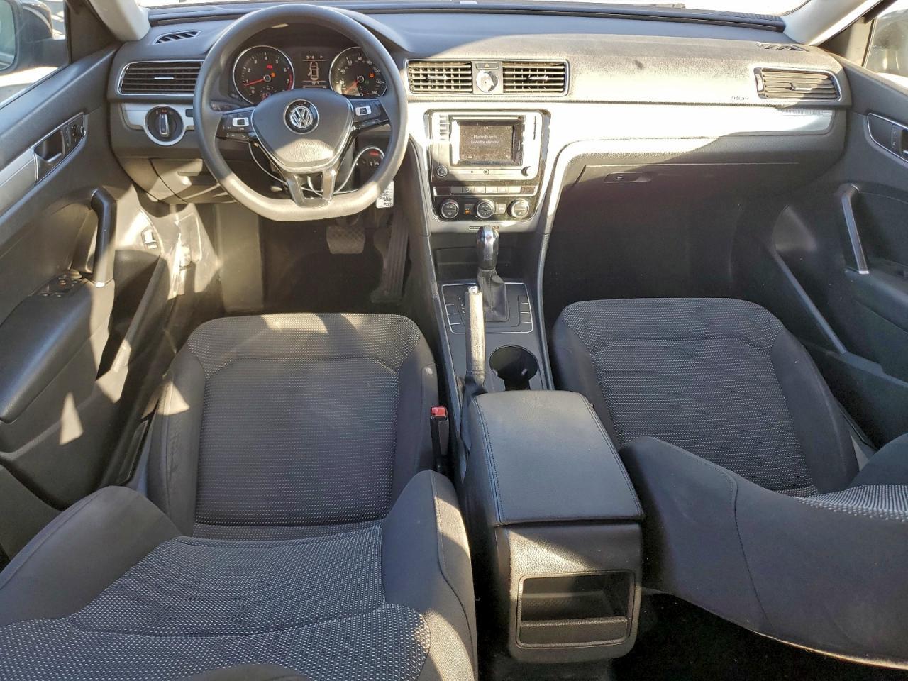 2017 Volkswagen Passat s
