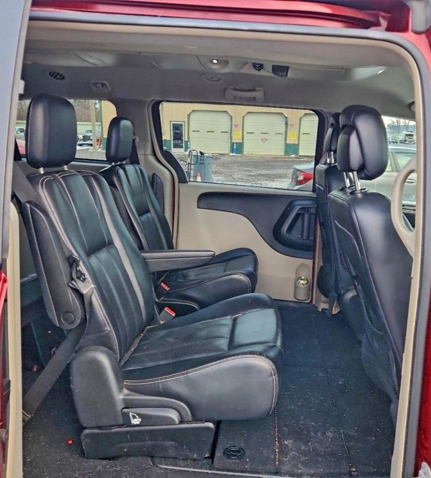 2012 Chrysler Town & Country Touring