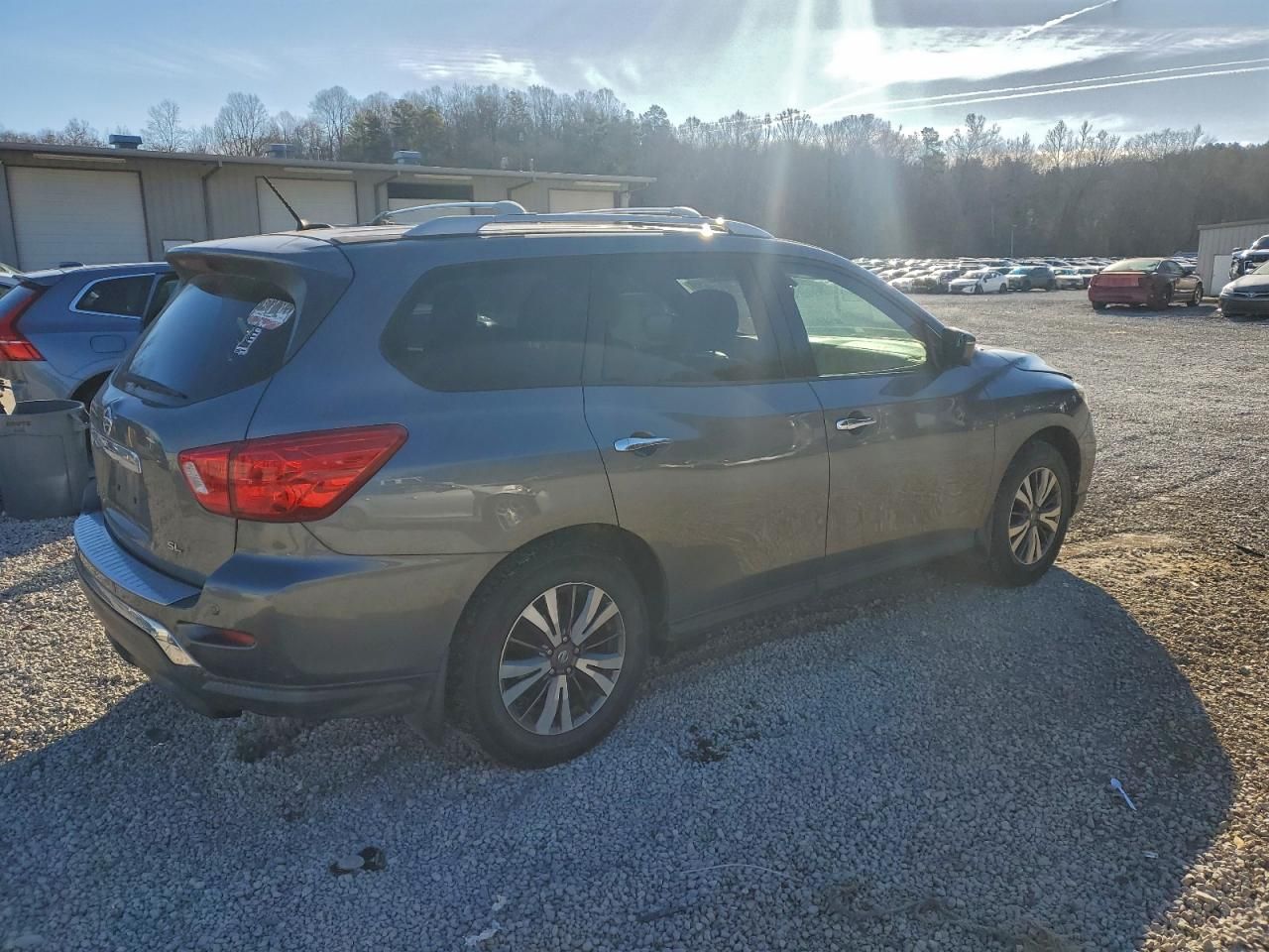 2018 Nissan Pathfinder s