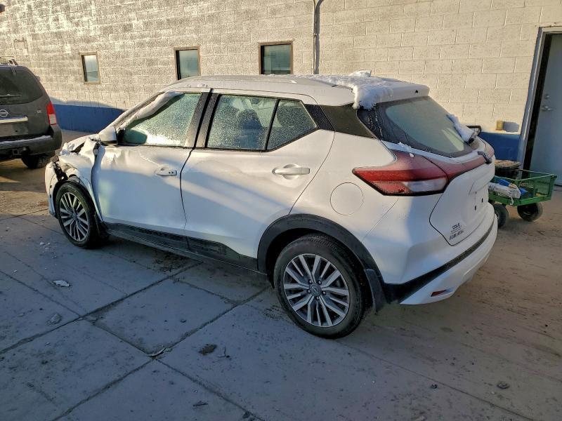 2024 Nissan Kicks sv