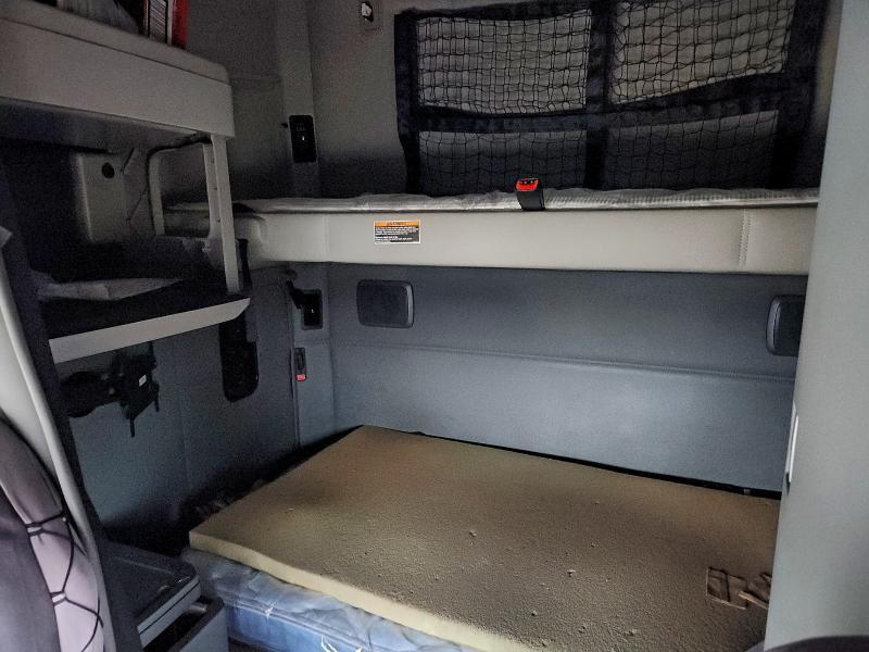 2020 Kenworth T680 Semi Truck