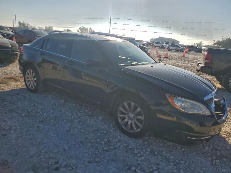 2013 Chrysler 200 Touring
