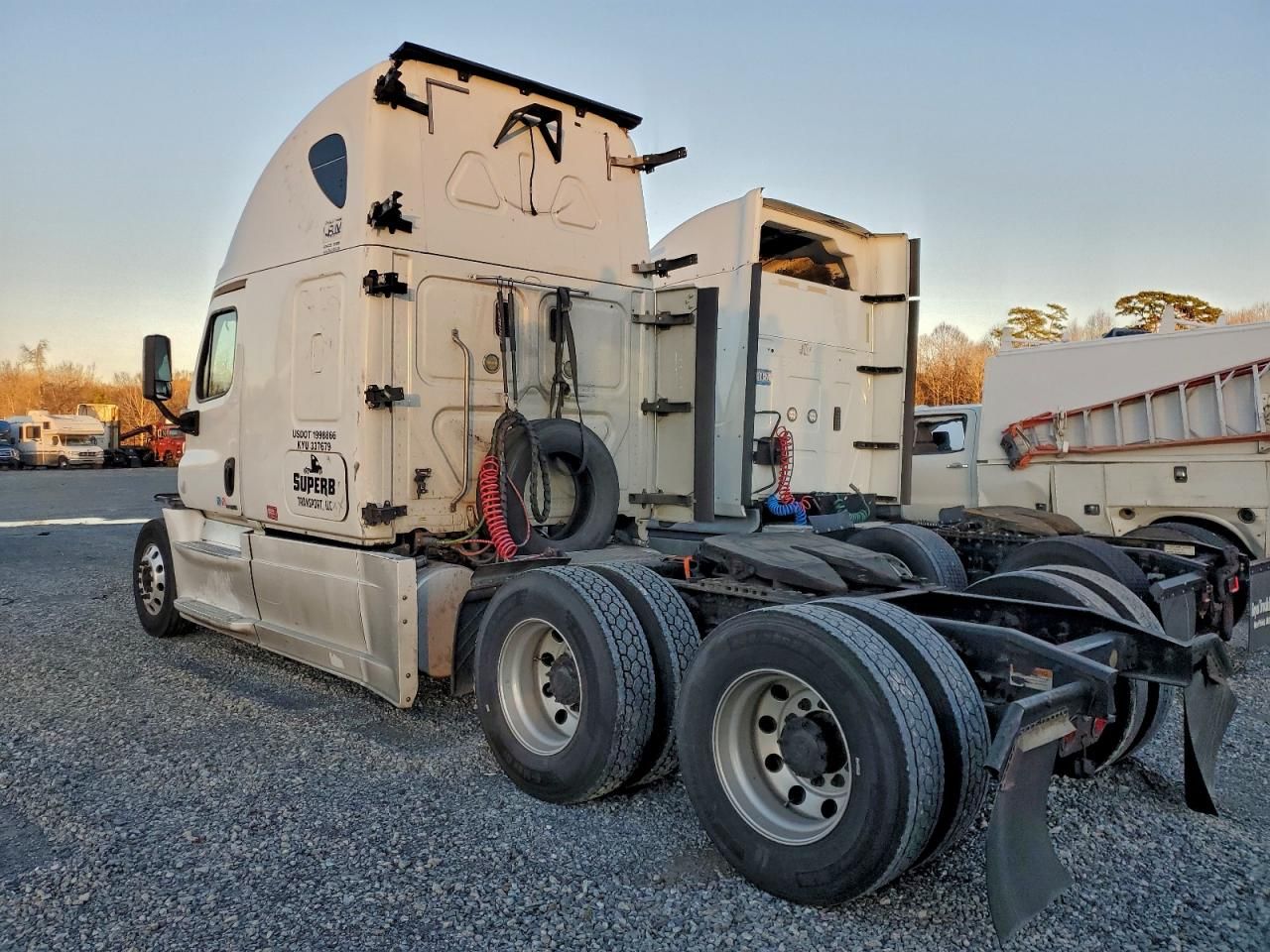 2015 Freightliner Cascadia Semi Truck