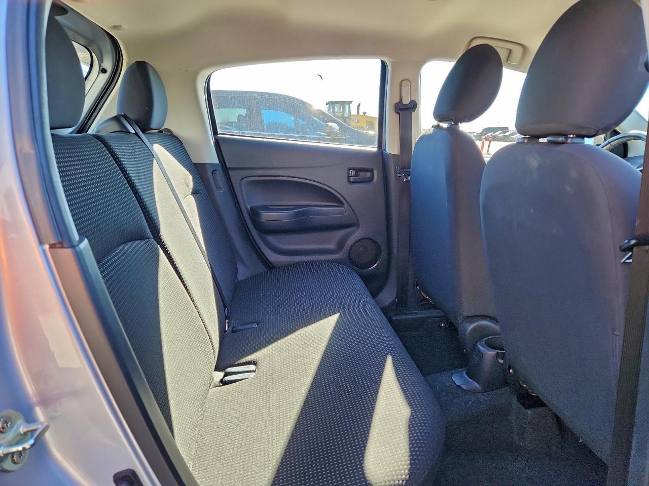 2015 Mitsubishi Mirage es