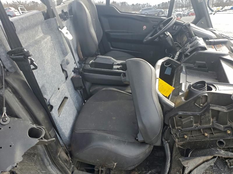 2025 Can-Am Defender Utility Vehicle