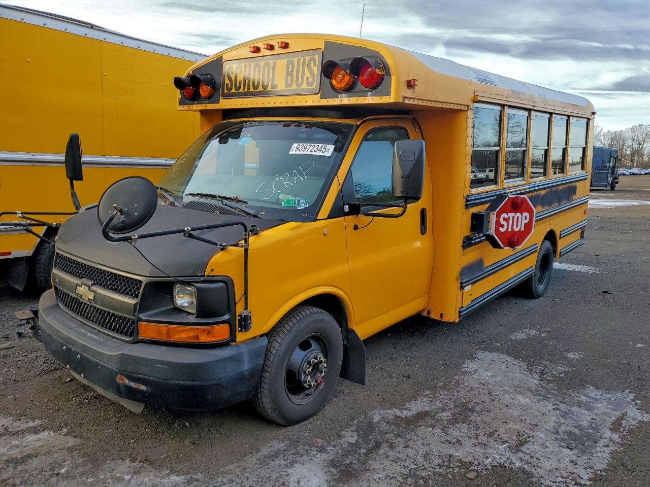 2011 Chev 2011 Thms Minotour G-School Bus