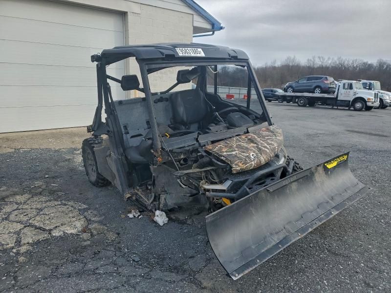 2025 Can-Am Defender Utility Vehicle