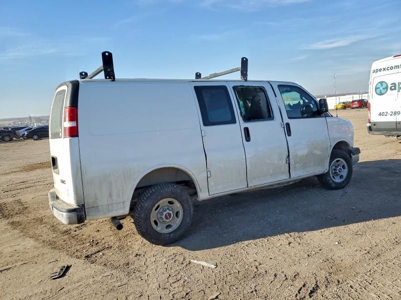 2017 GMC Savana G2500 Delivery van