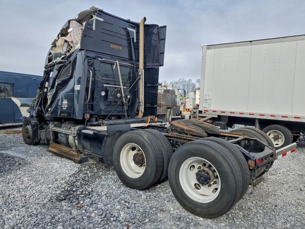 2022 Volv O VNL Semi Truck