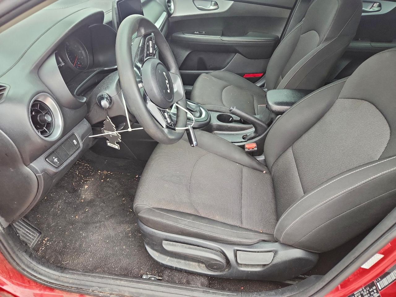 2024 KIA Forte lx